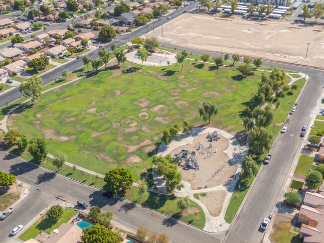 Building Photo - Stunning 4-Bedroom Home for Rent in Brawley!