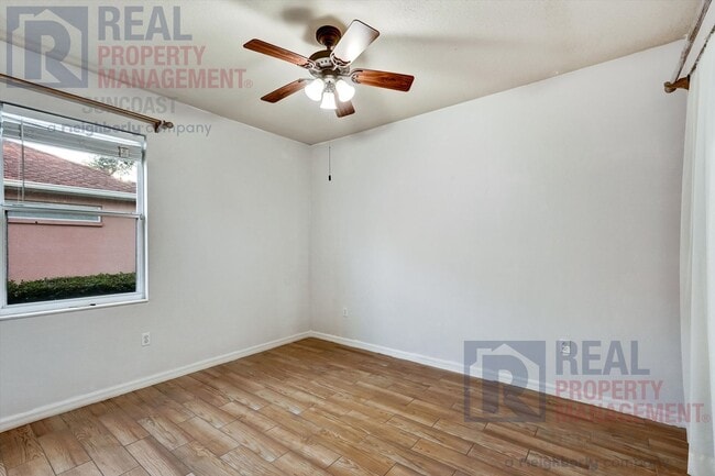 Building Photo - 8231 46th Ct E