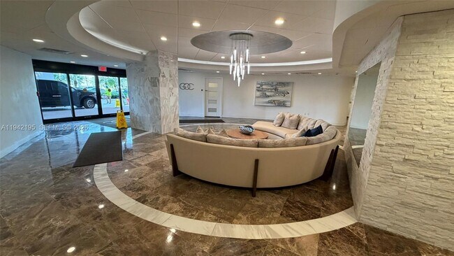 Building Photo - 3800 Galt Ocean Dr