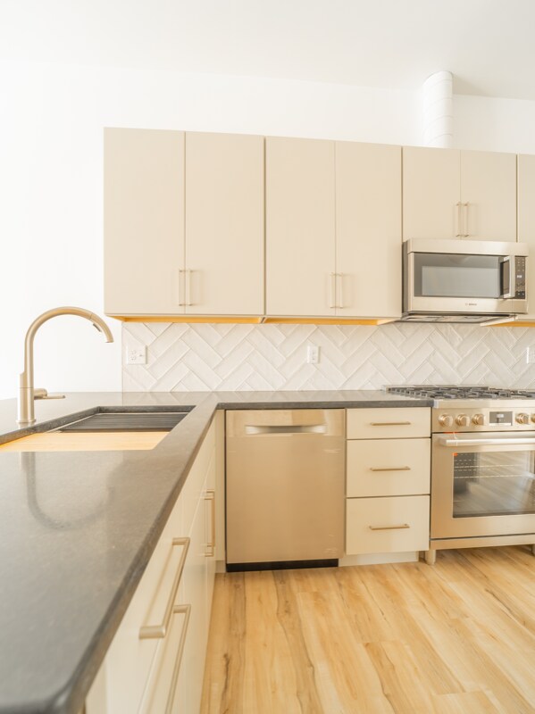 Building Photo - 428 Penn Ave