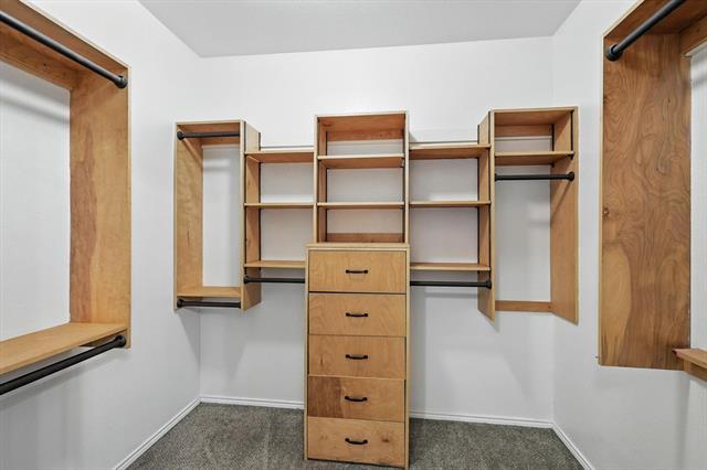 Building Photo - 1056 Breeders Cup Dr