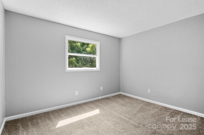 Building Photo - 7984 Shady Oak Trail