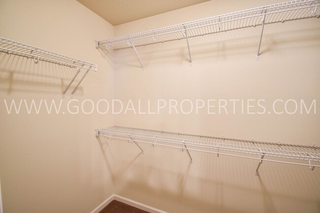 Building Photo - 4 Bedroom Detached Townhome in Waukee with Finished Basement