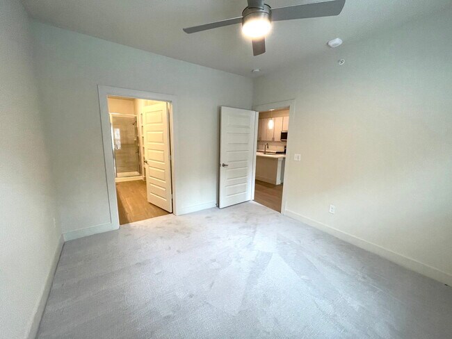 Building Photo - 1350 W Taylor St