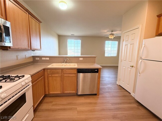 Building Photo - 4074 Sparrow Rock St