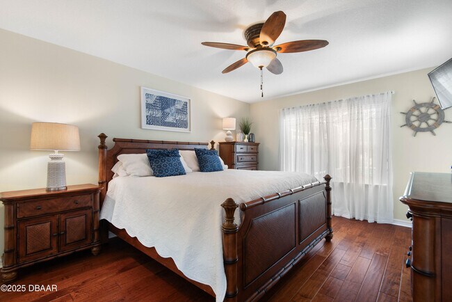 Building Photo - 15 Coolidge Ct