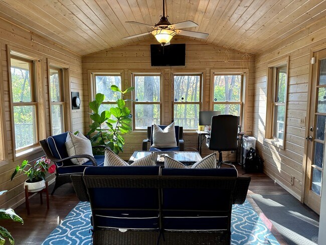 Building Photo - 5345 Wedgewood Dr