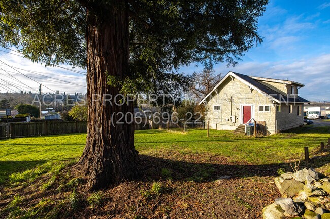Building Photo - 2034 E 34th St