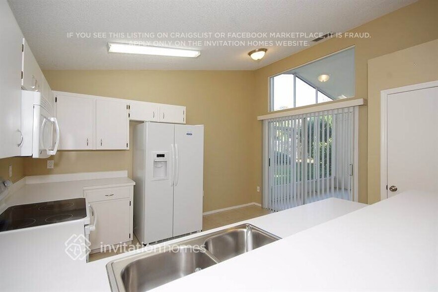 Building Photo - 447 Emerald Cove Loop
