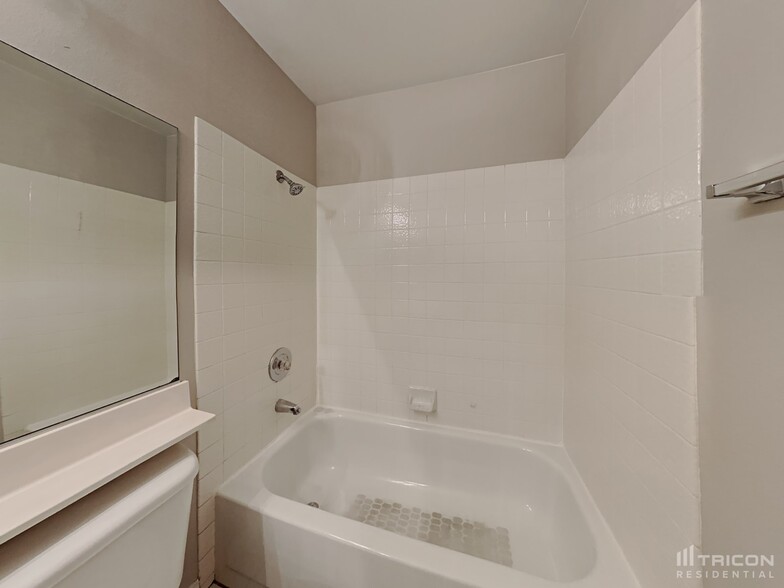 Building Photo - 2829 Du Barry Manor Ln