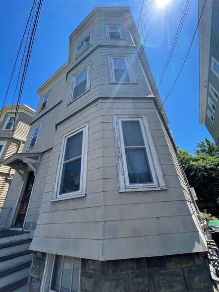 Building Photo - 11 Belmont Sq