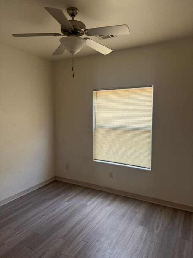 Building Photo - Three Bedroom, 2 Bath Home For Rent