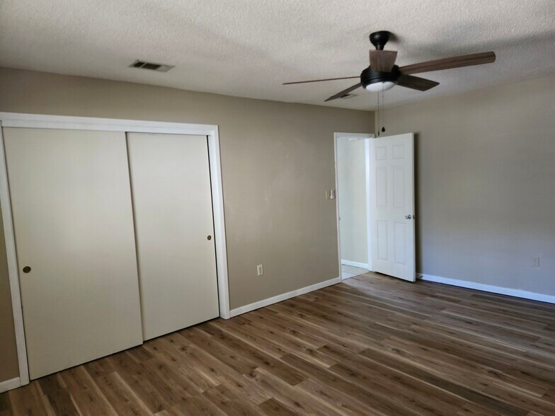 Bedroom - 104 Post Oak Pl