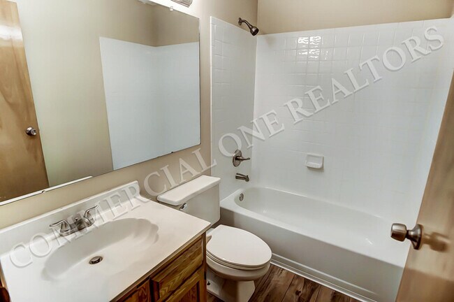 Building Photo - Beautiful 4 bedroom home near Polaris