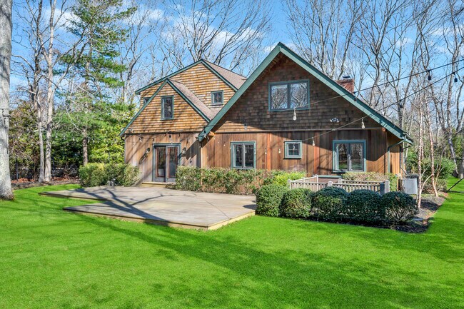 Building Photo - 150 Copeces Ln