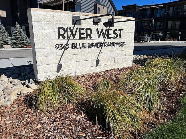 Building Photo - 930 Blue River Pkwy
