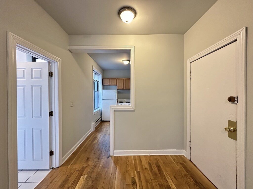 Building Photo - 731 W Barry Ave