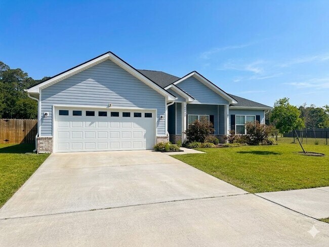 Building Photo - MOVE IN SPECIAL: $1000 OFF 1ST MONTH'S RENT!**