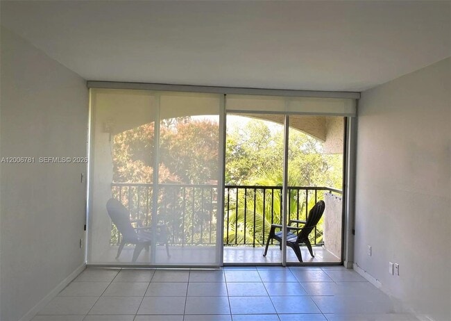 Building Photo - 2160 SW 16th Ave