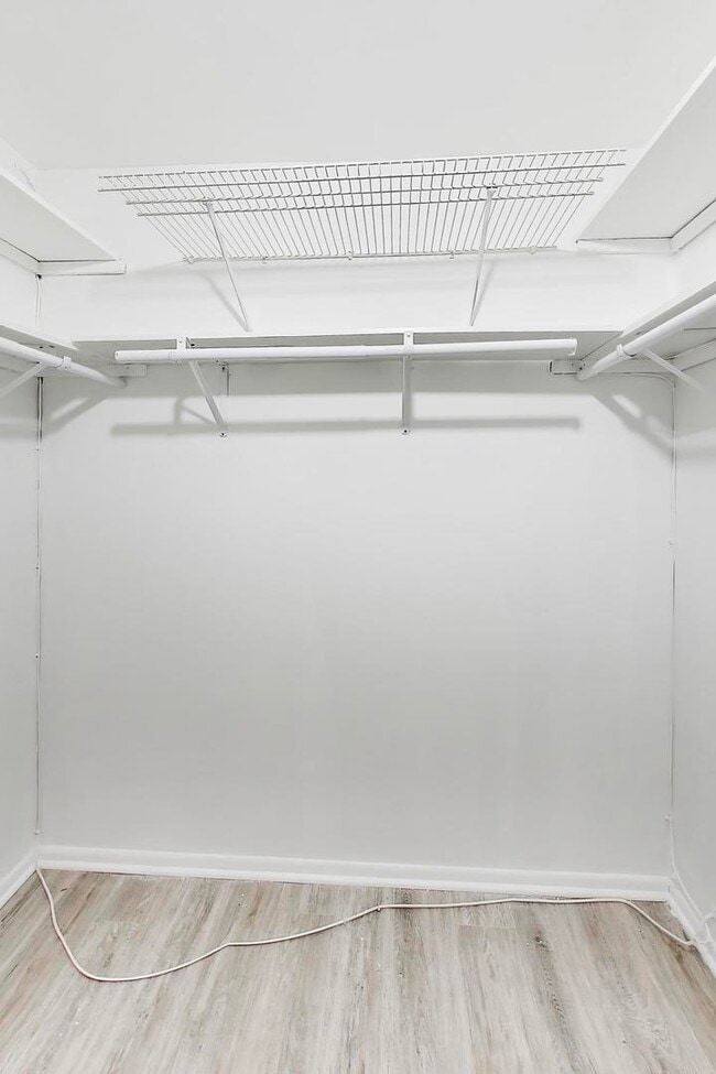 Building Photo - 6340 Americana Dr