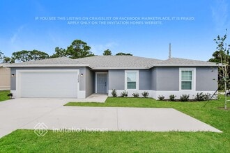 Building Photo - 1702 SW Airoso Blvd