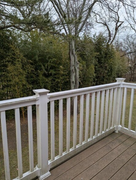 Building Photo - 1 Hemlock Dr