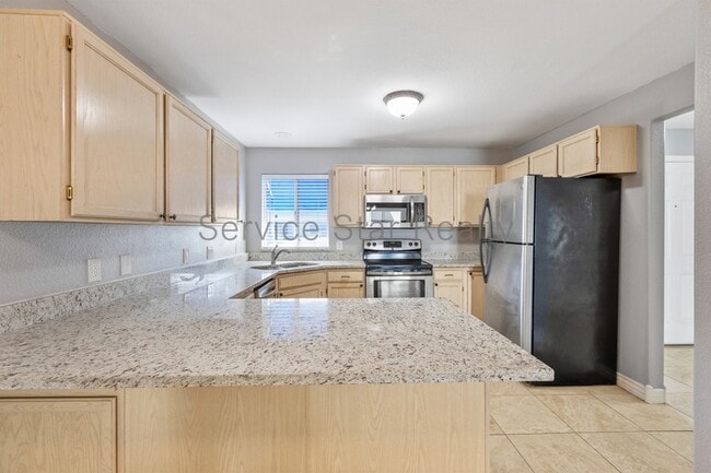 Building Photo - 220 N 22nd Pl