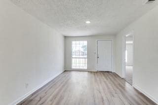 Building Photo - 2215 Kathleen Ave