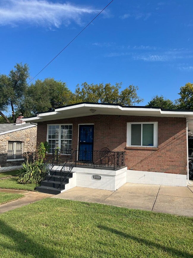 Primary Photo - 3301 Batavia St