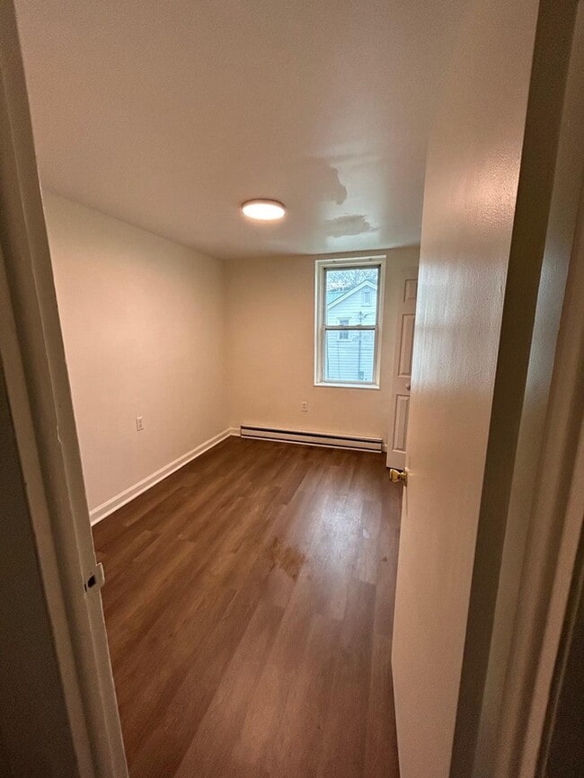 Building Photo - 120 W Main St