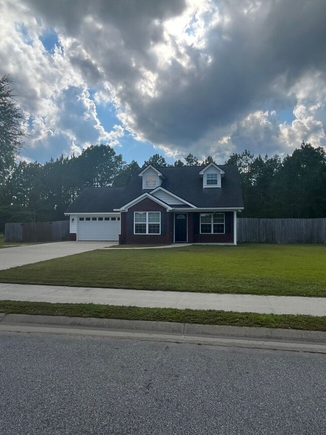 Building Photo - FOR RENT 3 Bed 2 bath Pet friendly home