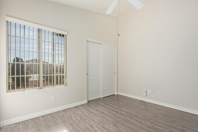 Building Photo - 10848 W Ventana Dr S