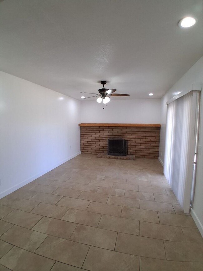 Building Photo - Updated Single-Story 3BR Home with Spacious Living Areas & Convenient Location!