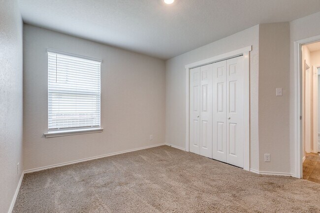 Building Photo - BEAUTIFUL 3-BEDROOM D.R. HORTON HOME IN RE...