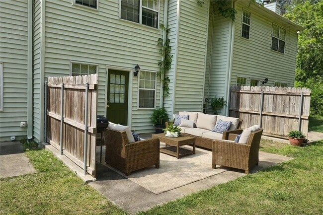 Building Photo - 6450 River Park Dr