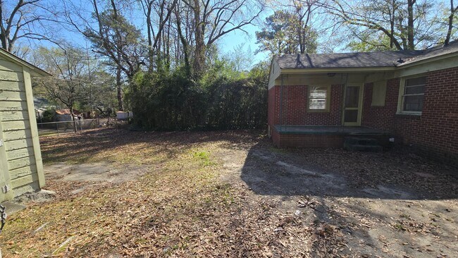 Building Photo - Forest Acres