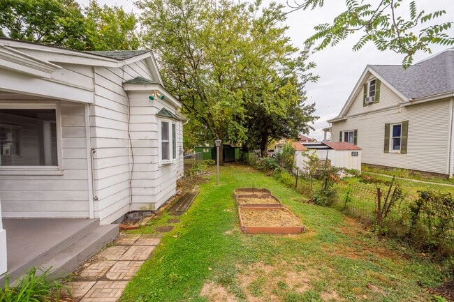 Building Photo - Stunning 2 bedroom home in Whitaker available January 15!