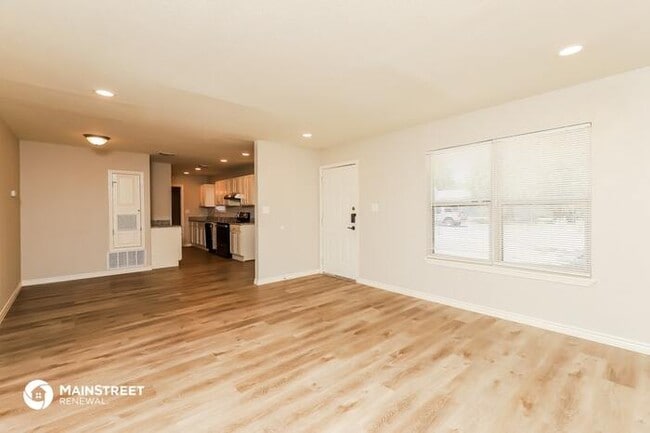 Building Photo - 450 Millwood Ln, San Antonio, TX 78216