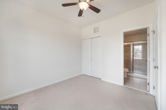 Building Photo - 43190 Loudoun Reserve Dr