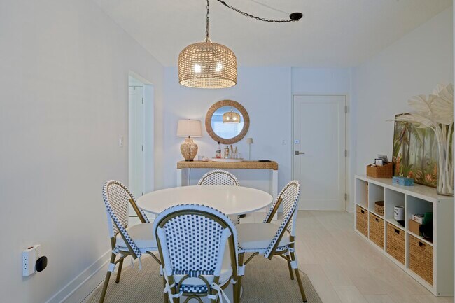 Building Photo - 170 N Ocean Blvd