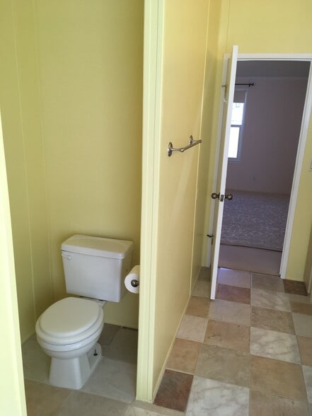 Building Photo - 500 Callejon Rd