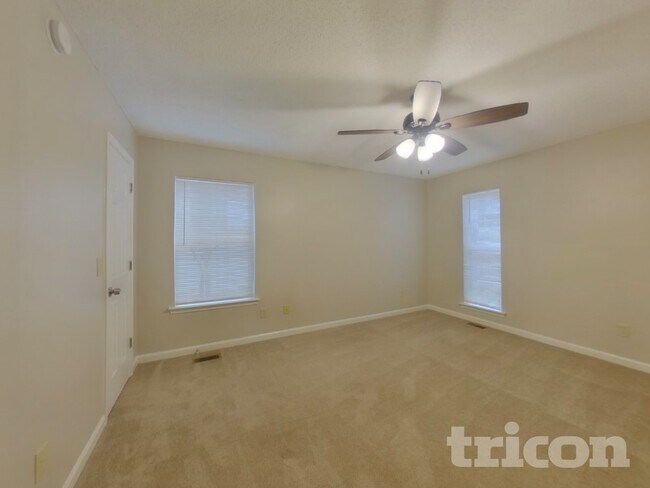 Building Photo - 120 Stockland Rd