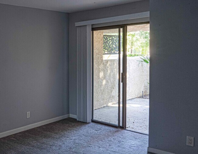 Building Photo - 2017 Normandy Ct