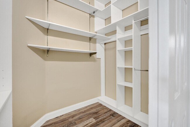 Building Photo - 16658 La Mesa Dr