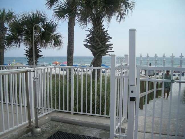 Building Photo - ! Beautiful 2BA/1.5BR Townhome in Gulf Highlands!