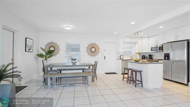 Building Photo - 2716 N Ocean Blvd