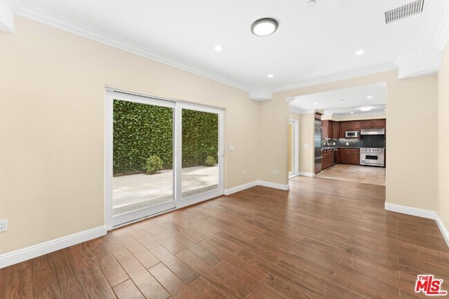 Building Photo - 1630 Bridgeport Dr