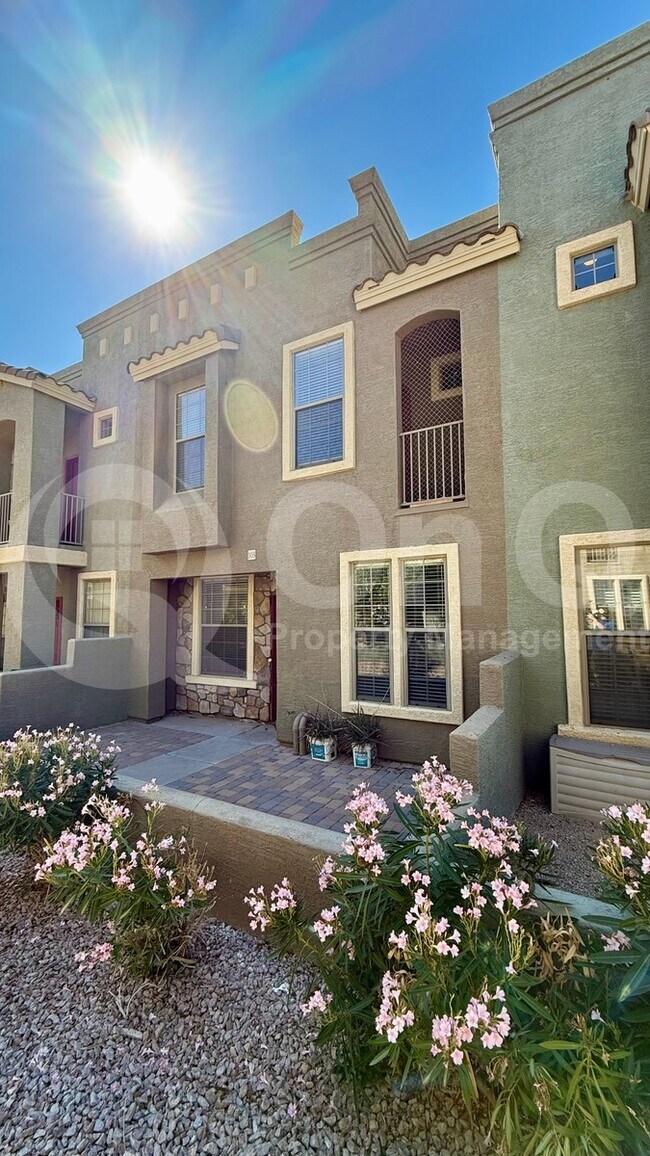 Building Photo - 6710 E University Dr