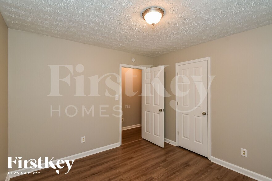 Building Photo - 176 Shadow Wood Dr