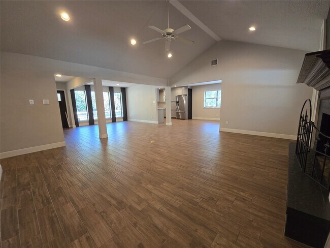 Building Photo - 19103 Whitewood Dr